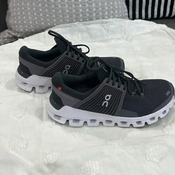 ON Cloudswift Sneakers SZ 6 women Shark / Shadow - Picture 5 of 15